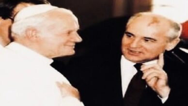 L'incontro tra Papa Wojtyla e l'esponente del mondo Comunista Gorbačëv