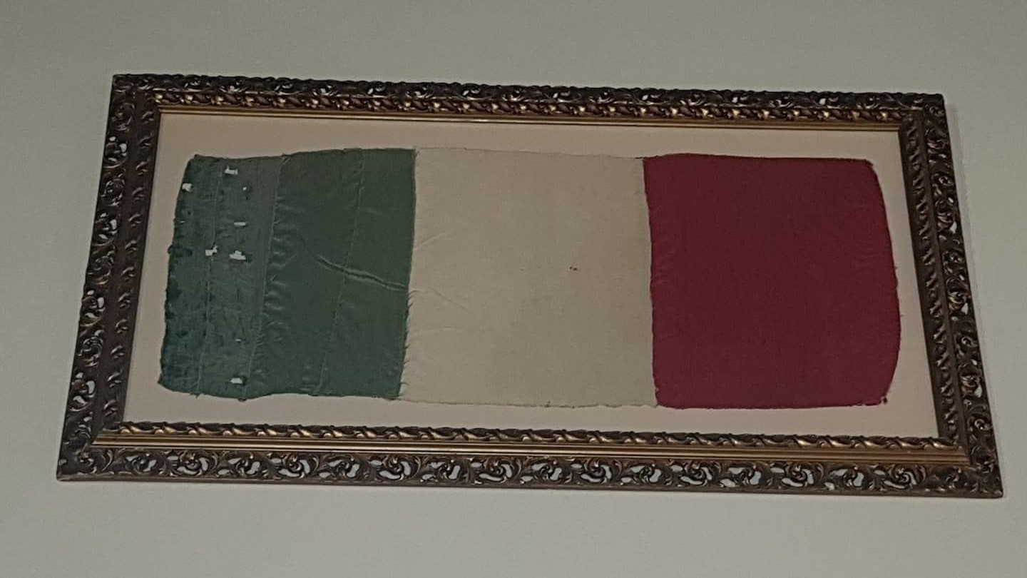 La Bandiera Italiana simbolo di Libertà di appartenenza alla penisola Italica
